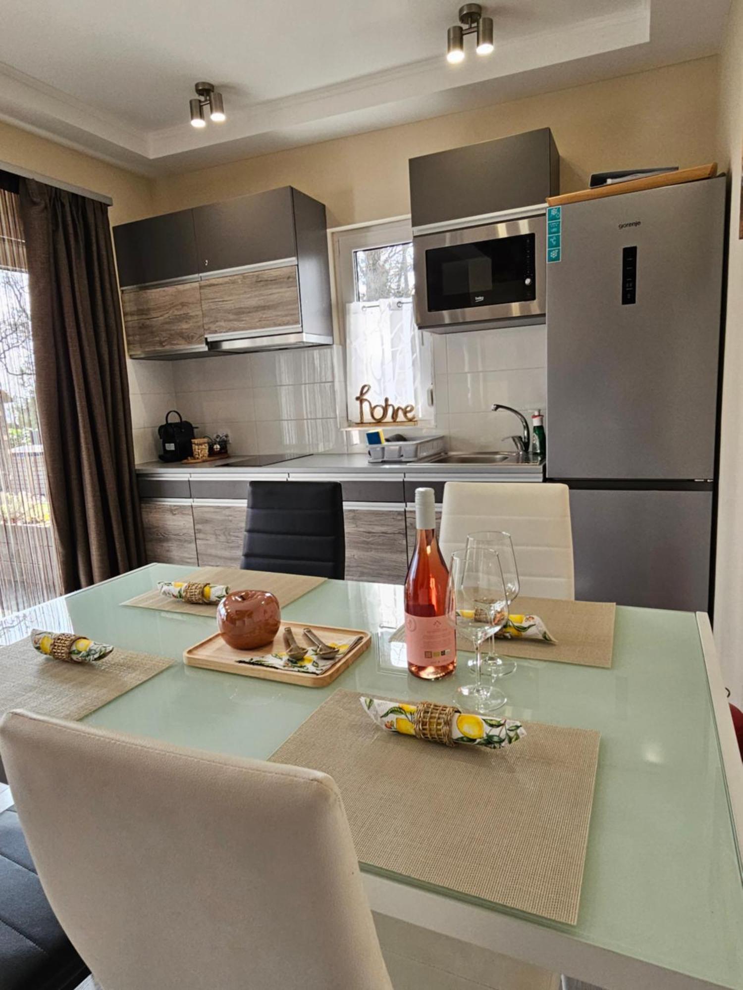 Bowery Guest Houses - Arnyas Vendeghazak Balatonalmádi المظهر الخارجي الصورة