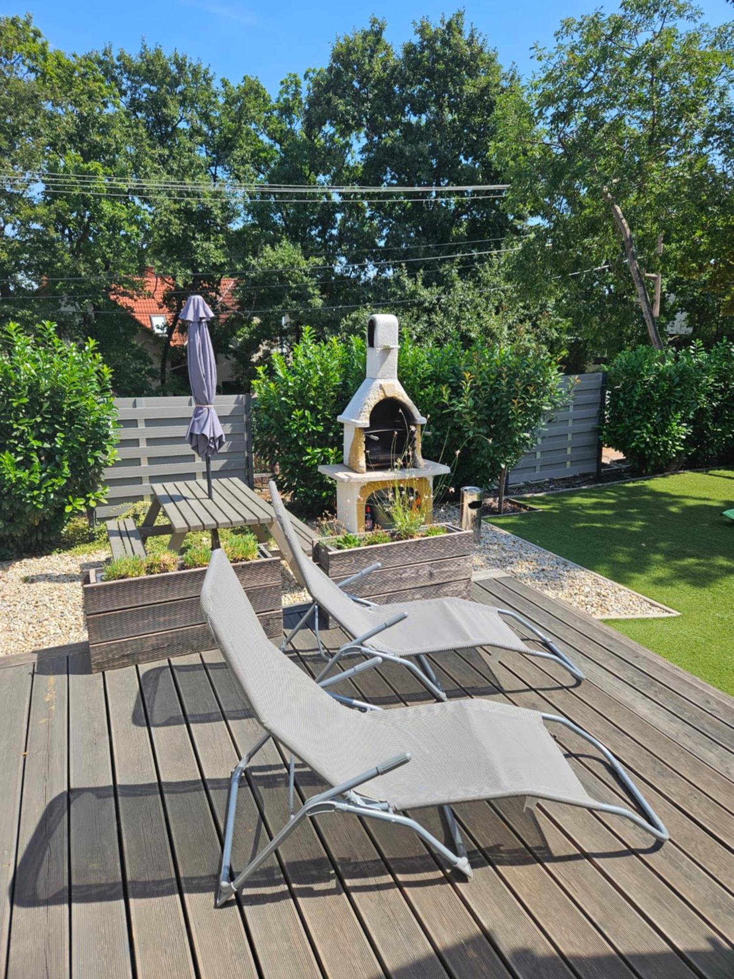 Bowery Guest Houses - Arnyas Vendeghazak Balatonalmádi المظهر الخارجي الصورة